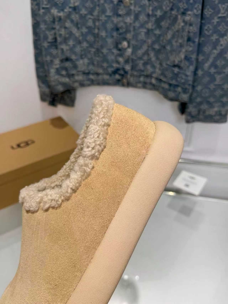 Ugg Flat Shoes